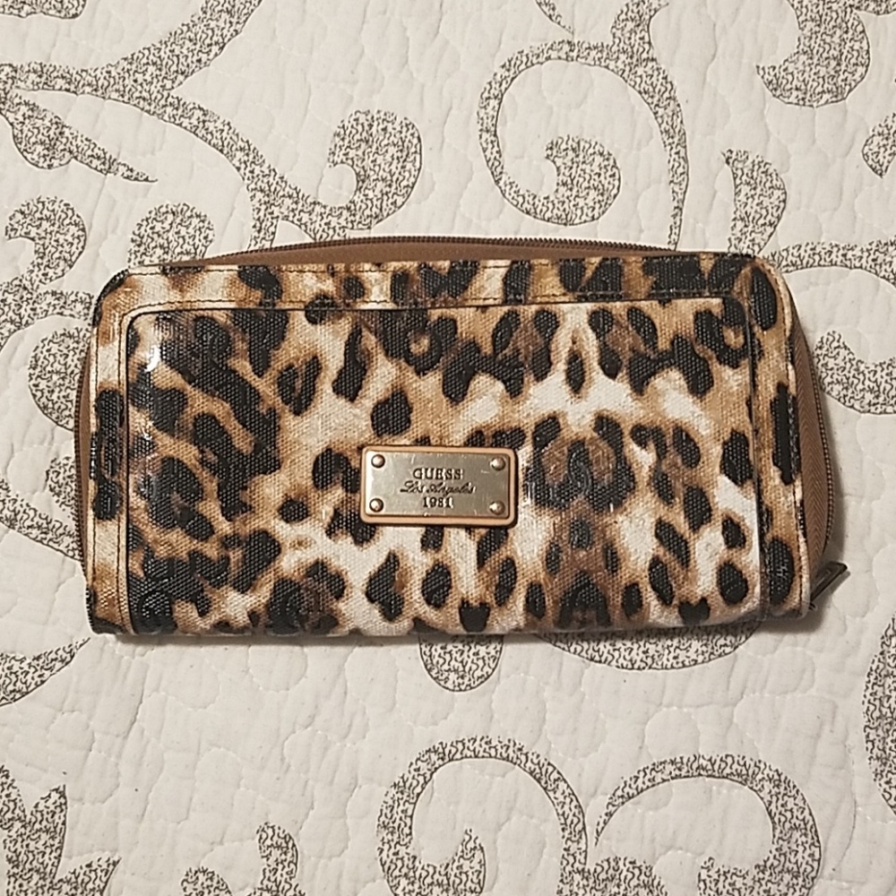 GUESS wallet